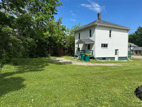 826 E Mount Morris St, Mount Morris, MI 48458 photo 6