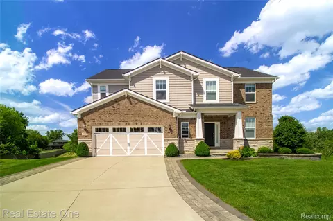 45204 Preserve Ct, Novi, MI 48375