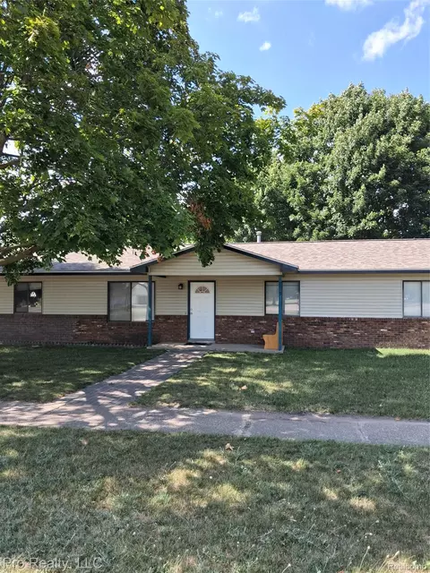2219 Lakeview Ave, Ypsilanti, MI 48198