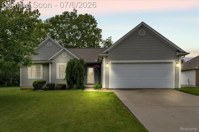4436 Maplewood Meadows Ave, Grand Blanc, MI 48439