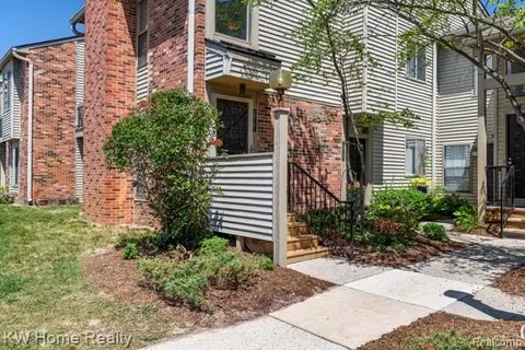 20791 Indian Creek Dr #78, Farmington Hills, MI 48335