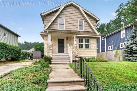 909 Fernwood Rd, Royal Oak, MI 48067