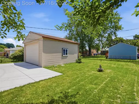 Exterior - 3218 E 14 Mile Rd, Warren, MI 48092 photo 3 of 4