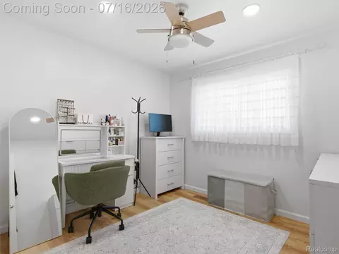 Bedroom - 3218 E 14 Mile Rd, Warren, MI 48092 photo 2 of 2