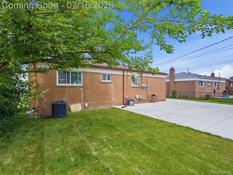 Exterior - 3218 E 14 Mile Rd, Warren, MI 48092 photo 2 of 4