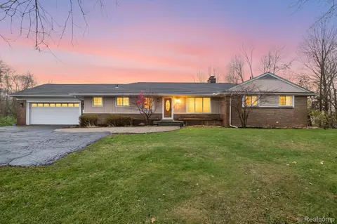 30609 Inkster Rd, Franklin, MI 48025