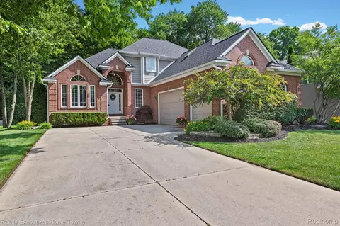 3830 Arlington Ave, Fort Gratiot, MI 48059