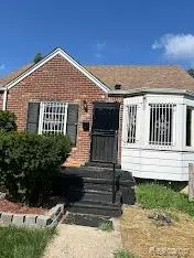 7675 Greenview Ave, Detroit, MI 48228
