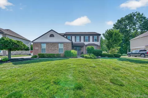 2619 N Woods Blvd, Canton, MI 48188