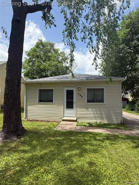 756 Cedarlawn Rd, Waterford, MI 48328
