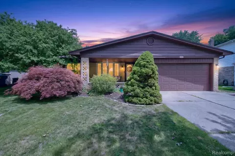 42854 Lombardy Dr, Canton, MI 48187