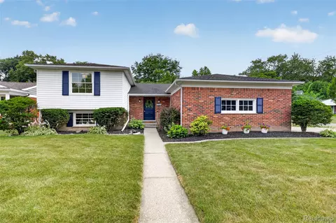 2880 Renfrew St, Ann Arbor, MI 48105