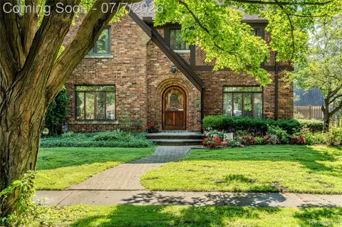 16580 Westmoreland Rd, Detroit, MI 48219