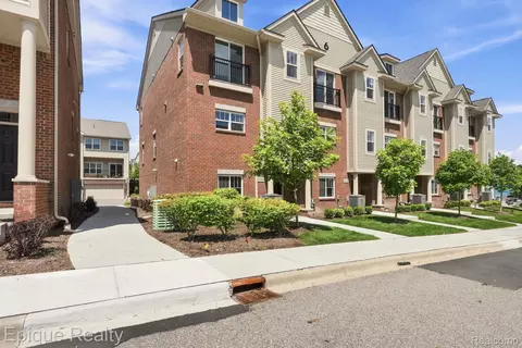 25549 Grandview Ln #31, Novi, MI 48375