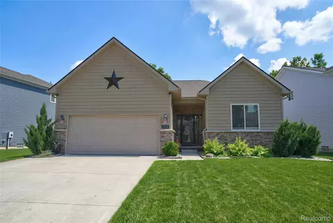 322 Hidden Riv E, Holly, MI 48442