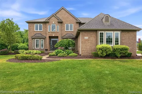52347 Ferndale Dr, Lyon, MI 48167