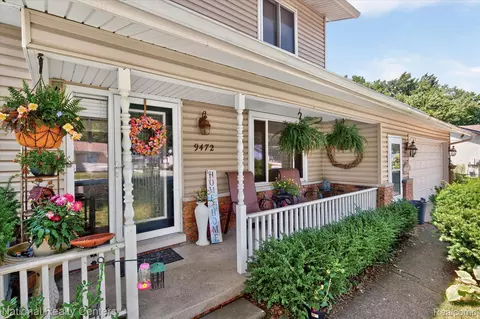 9472 Lakepointe Blvd, Clay, MI 48001