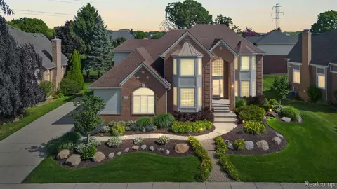 13335 Diegel Dr, Shelby Township, MI 48315
