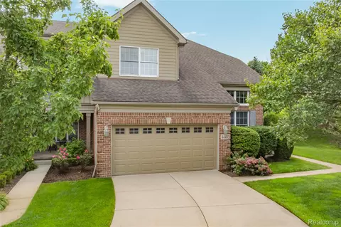 44493 Broadmoor Blvd, Northville, MI 48168