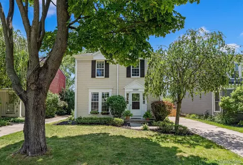 16249 Birwood Ave, Beverly Hills, MI 48025