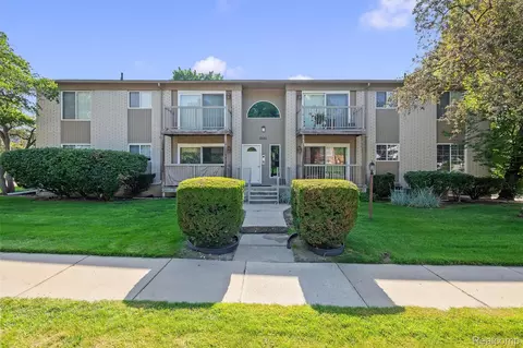 3551 W 14 Mile Rd #2, Royal Oak, MI 48073