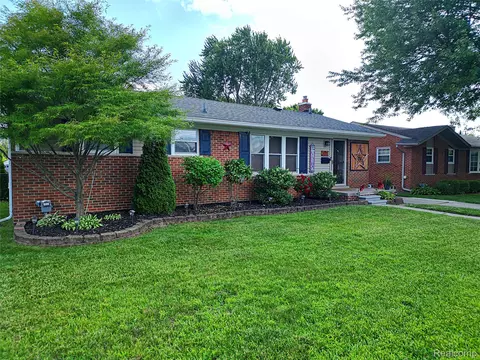 32125 Oakley St, Livonia, MI 48154