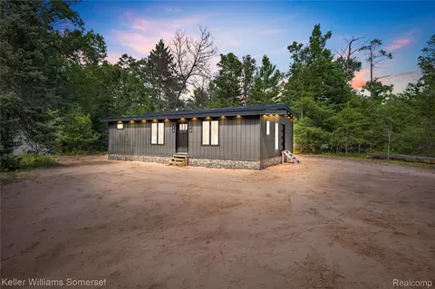 202 Antelope Trl, Denton, MI 48651