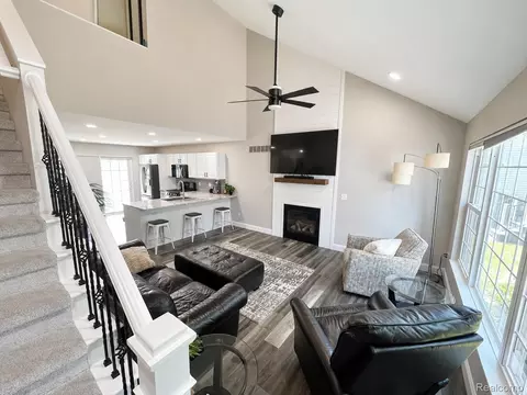 2015 Pauls Ct, Marysville, MI 48040