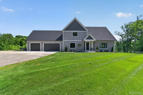 200 N Pleasant Valley Rd, Milford, MI 48380