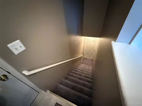 Entry Way - 488 Windy Blf, Flushing, MI 48433 photo 3 of 3