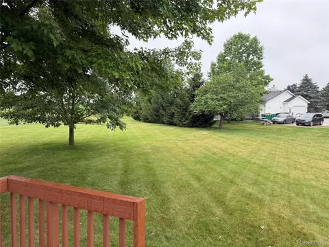 Exterior - 488 Windy Blf, Flushing, MI 48433 photo 7 of 7