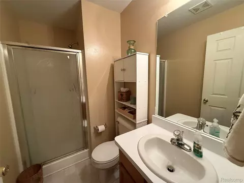 Bath - 488 Windy Blf, Flushing, MI 48433 photo 4 of 4