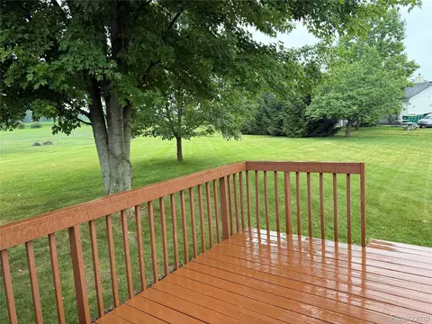 Exterior - 488 Windy Blf, Flushing, MI 48433 photo 3 of 7
