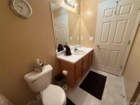 Bath - 488 Windy Blf, Flushing, MI 48433 photo 3 of 4