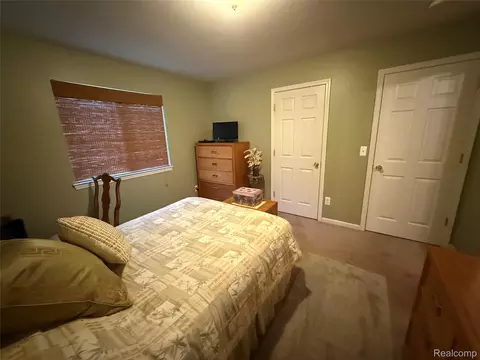 Bedroom - 488 Windy Blf, Flushing, MI 48433 photo 3 of 6