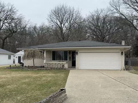 7671 Smiley Ave, Shelby Township, MI 48316