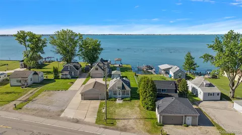 8449 Dixie Hwy, Ira, MI 48023