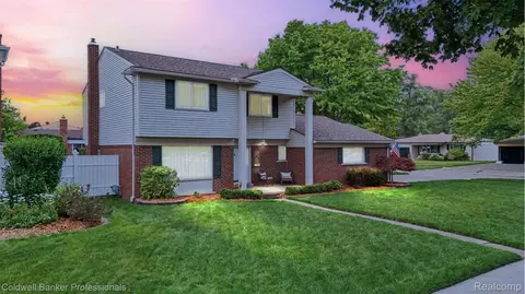 8731 Paulina Dr, Sterling Heights, MI 48312