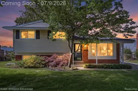 35838 Canyon Dr, Westland, MI 48186