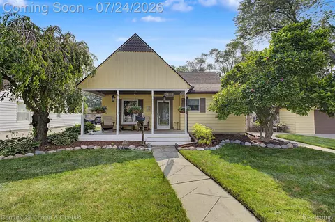 2660 Thomas Ave, Berkley, MI 48072