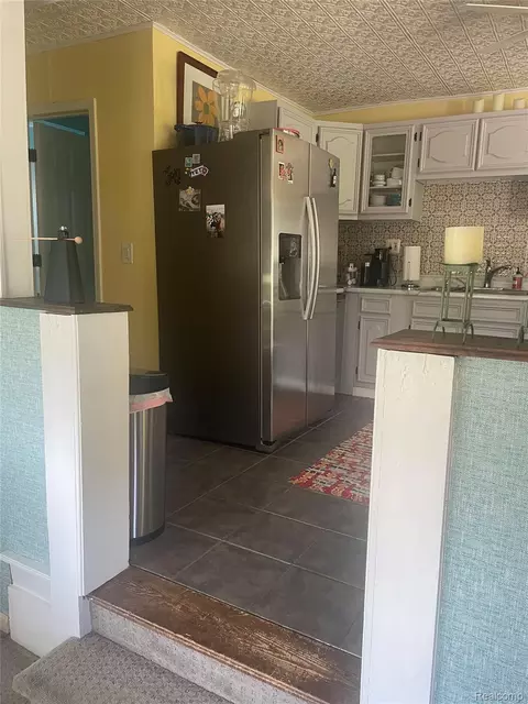 Kitchen - 1285 S Cummings Rd, Davison, MI 48423 photo 1 of 5