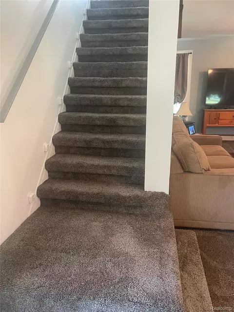 Entry Way - 1285 S Cummings Rd, Davison, MI 48423 photo 1 of 3