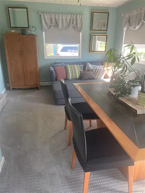Dining - 1285 S Cummings Rd, Davison, MI 48423 photo 2 of 3