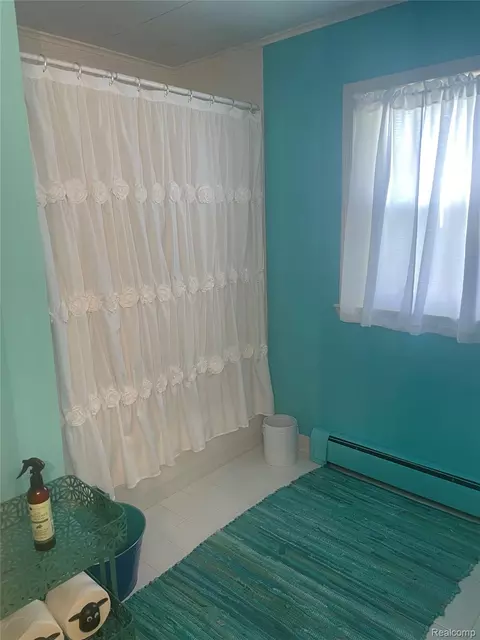 Bath - 1285 S Cummings Rd, Davison, MI 48423 photo 2 of 6