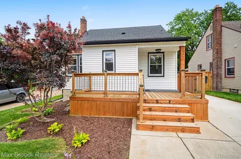 23440 Republic Ave, Oak Park, MI 48237