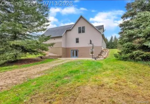 12601 Angle Rd, Bath, MI 48808 photo 2