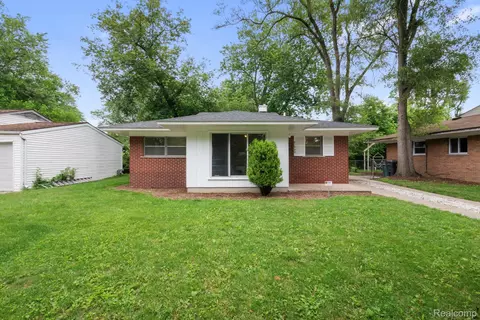 21920 Morton St, Oak Park, MI 48237