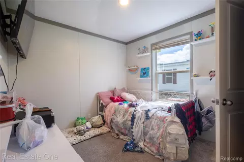 Bedroom - 220 Borman Ave, Flushing, MI 48433 photo 2 of 5