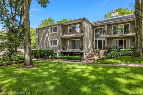 1113 N Old Woodward Ave #34, Birmingham, MI 48009