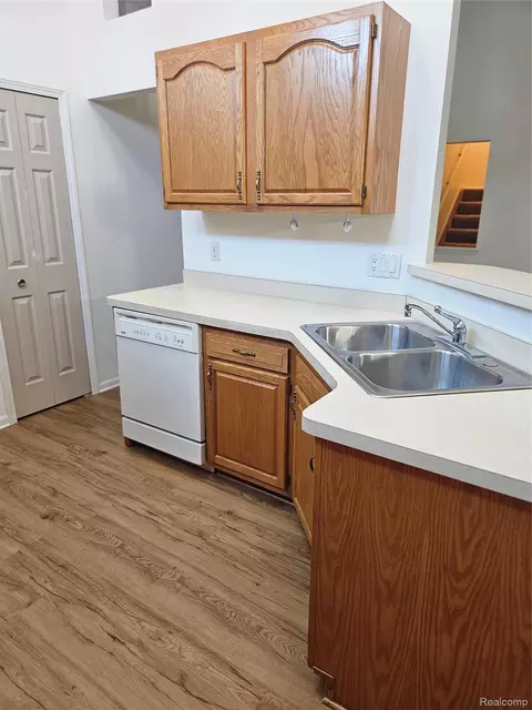 Kitchen - 450 Lilly View Court Ct, Genoa, MI 48843 photo 2 of 2
